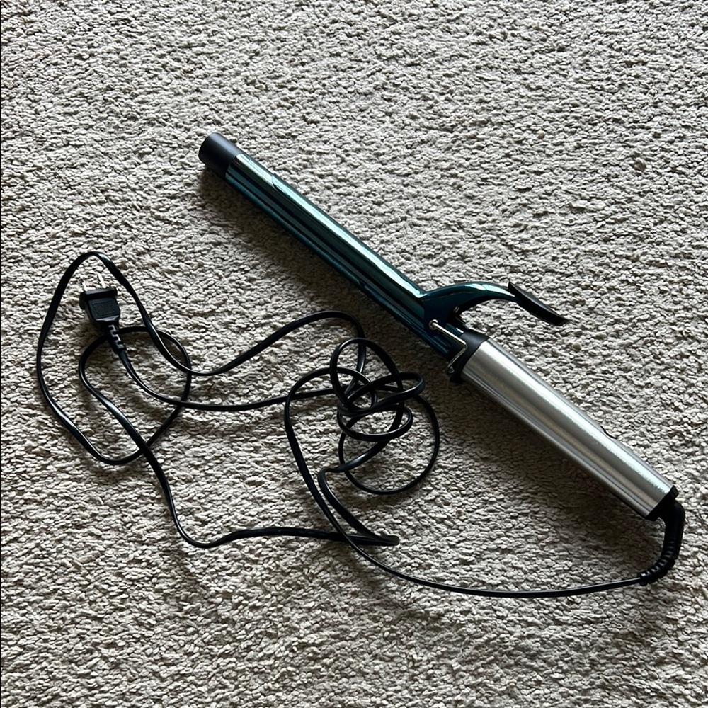 BaByliss® NANO TITANIUM™ 1" EXTENDED BARREL CURLING IRON